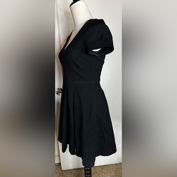 Banana Republic Skater Dress pleated Circle Skirt flirty feminine cocktail noir - Picture 4 of 11